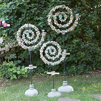 Garden Stand - Spiral with Glass Ball
